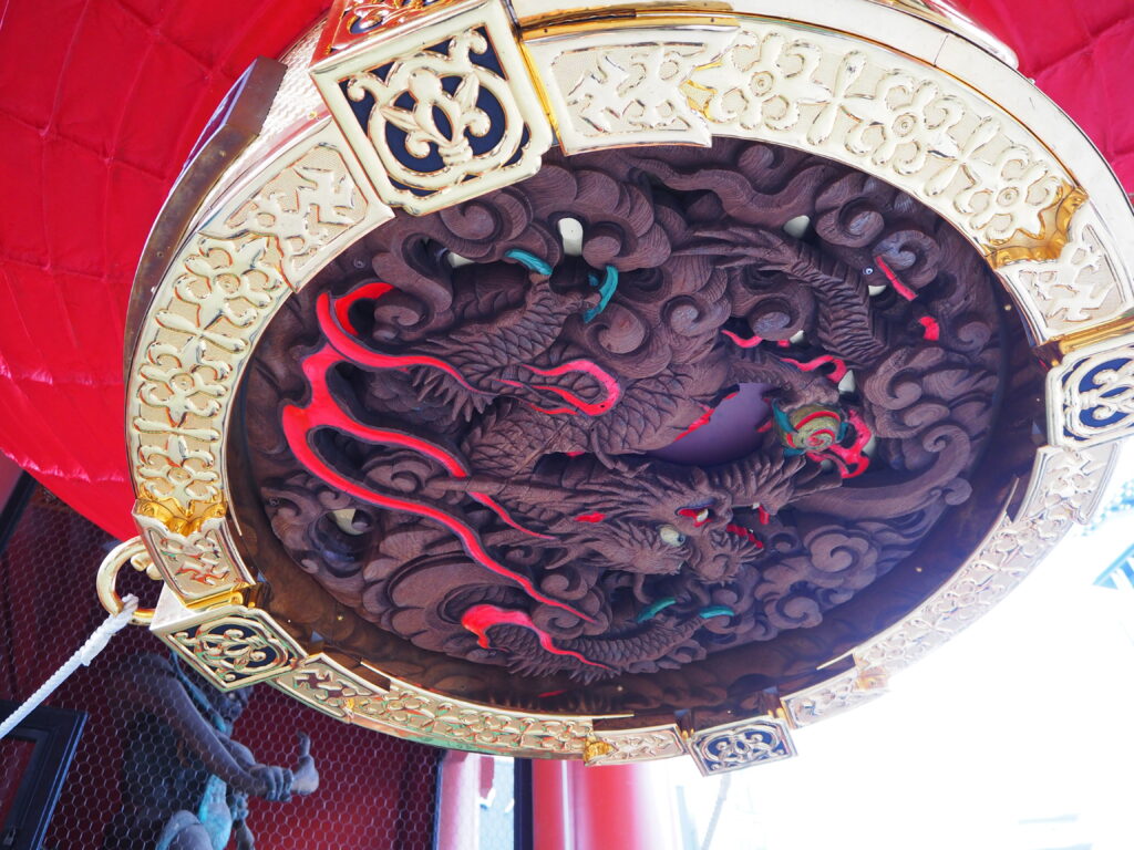 浅草寺 どデカ提灯の底