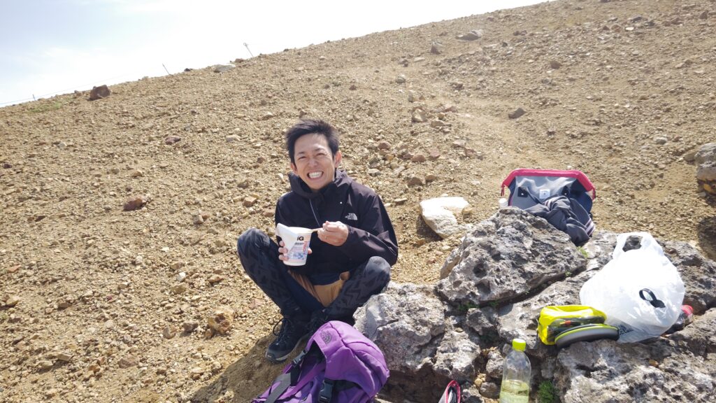 雌阿寒岳山頂　1499m