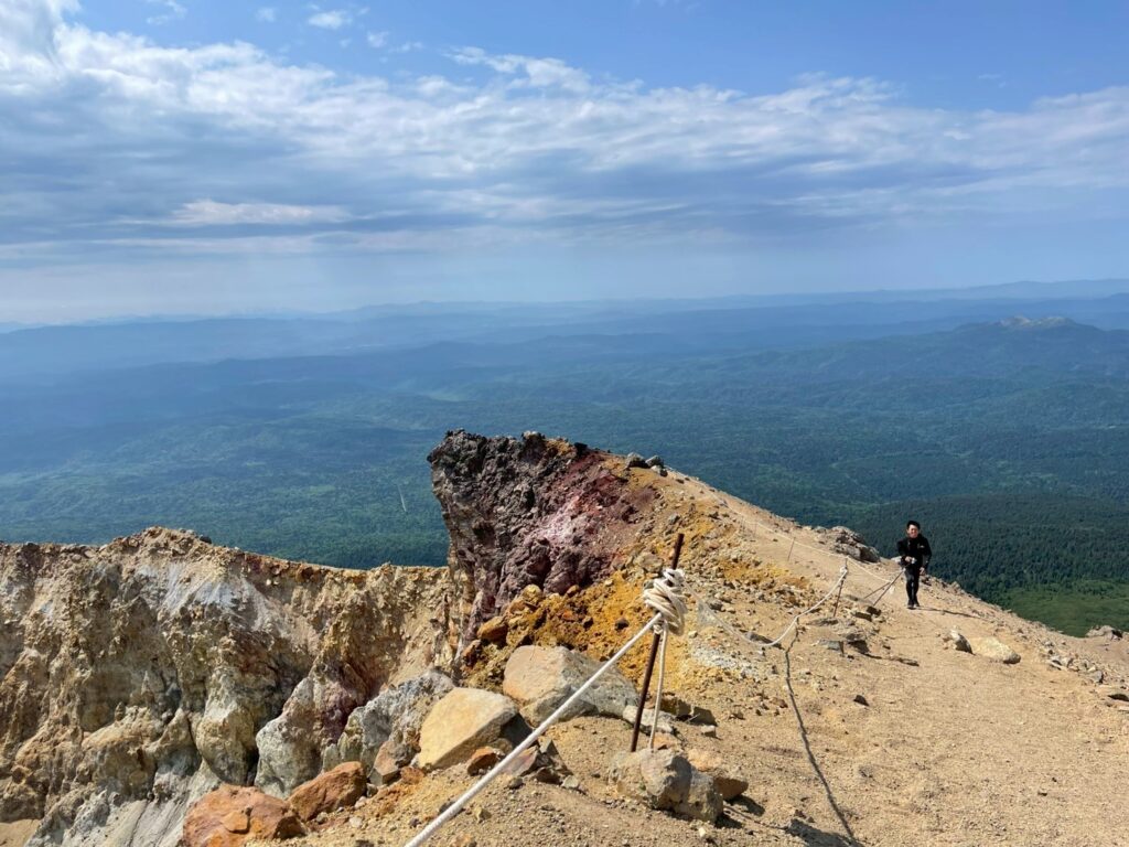 雌阿寒岳山頂