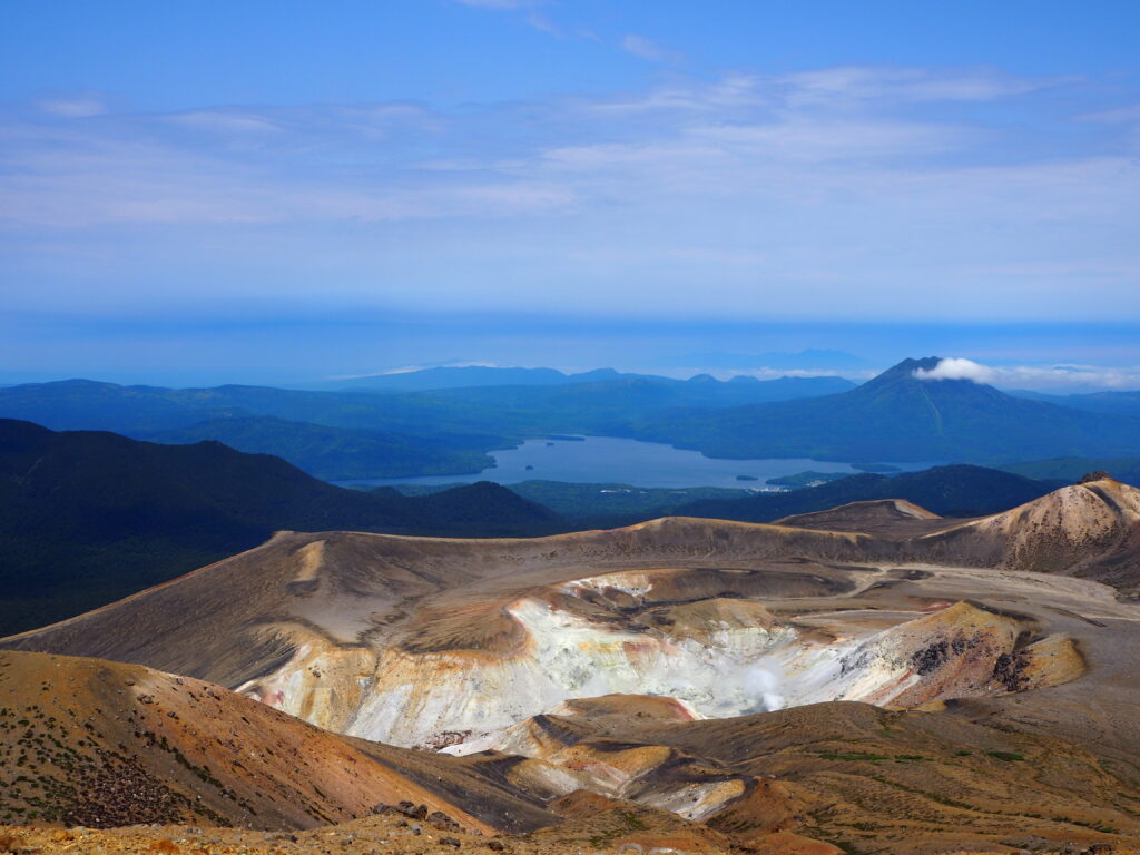 雌阿寒岳山頂　1499m